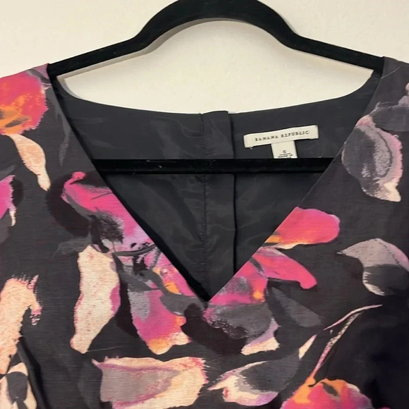 Banana Republic | Linen/Rayon blend Floral fitted sheath dress Women’s size 6 - Picture 4 of 11